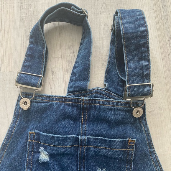 ANNA-KACI Junior Womens Distressed Denim Adjustable Strap Overall Dress. - Picture 3 of 7